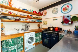 Kitchen- click for photo gallery